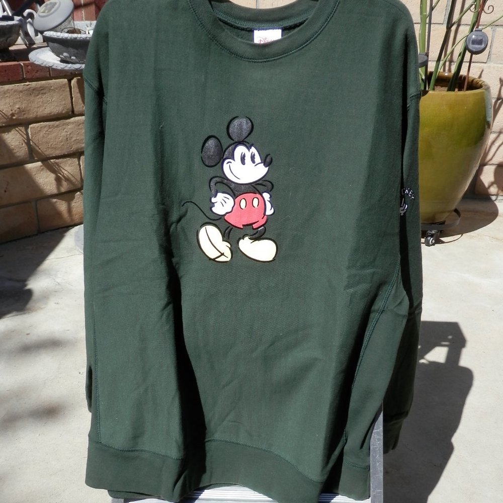 DISNEY and CO. GREEN MICKEY SWEATER XL
